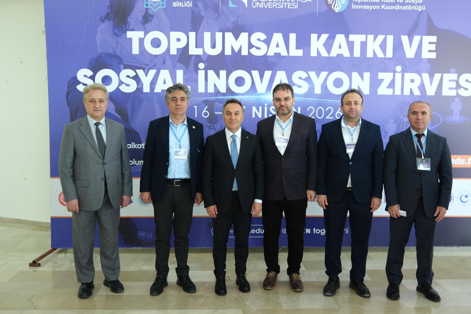 Toplumsal Katkı ve Sosyal İnovasyon Zirvesi Yoğun Katılımla Gerçekleştirildi